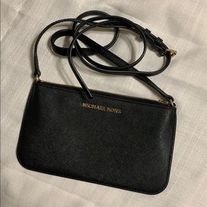 Michael Kors hanging clutch wallet